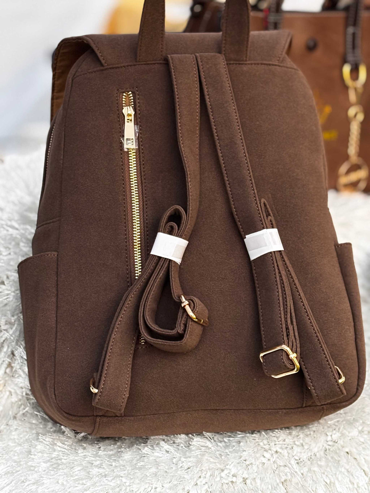 Sac à dos AZAR K.ELEGANCE en daim premium, design structuré pour le quotidien