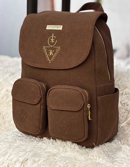 Sac à dos AZAR K.ELEGANCE en daim premium avec logo doré, spacieux pour le quotidien et les voyages