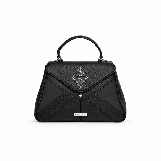 Sac TALA noir avec logo, plaque et pièces métalliques argentés sur fond blanc